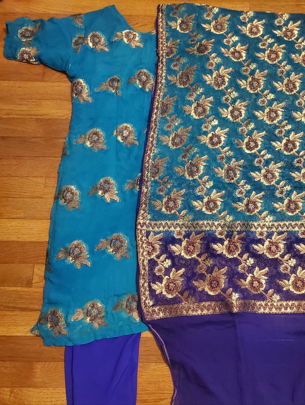 Jacquard Gold Floral Salwar Kameez